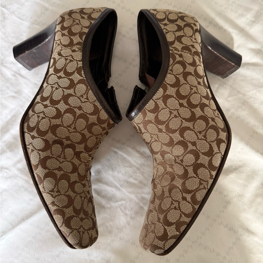 Vintage Coach Daphne Signature Logo Ankle Booties - Size 6 - Excellent Condition